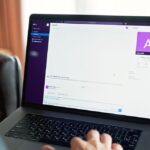 Funcionária é demitida após trocar mensagens sexuais com colegas pelo Teams; empresa monitorava conversas